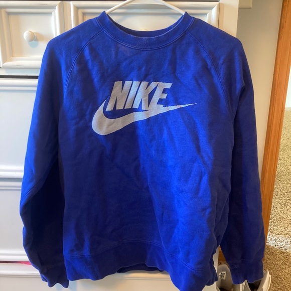 royal blue nike crewneck